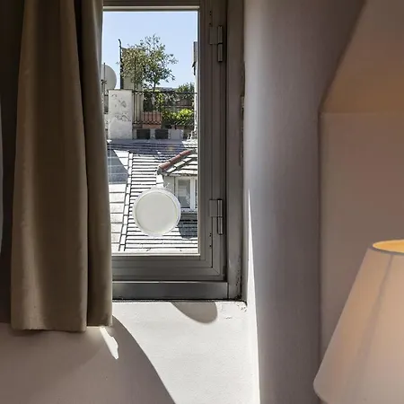 Apartment Garibaldi Attic By Wonderful Italy